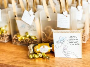 ערכת בלוק מעוצב + פררו רושה + סוכריות + מכתב